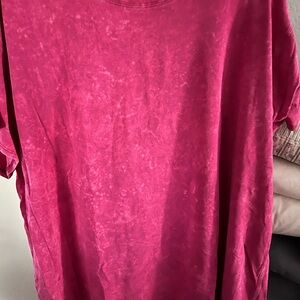 lululemon athletica Fuchsia Short Sleeve Tee